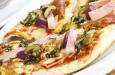 Pizza con cebollas, serrano y maic... (RECETA)