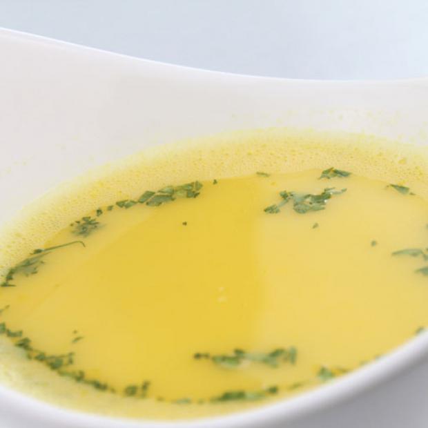 receta Sopa de huevo y limón